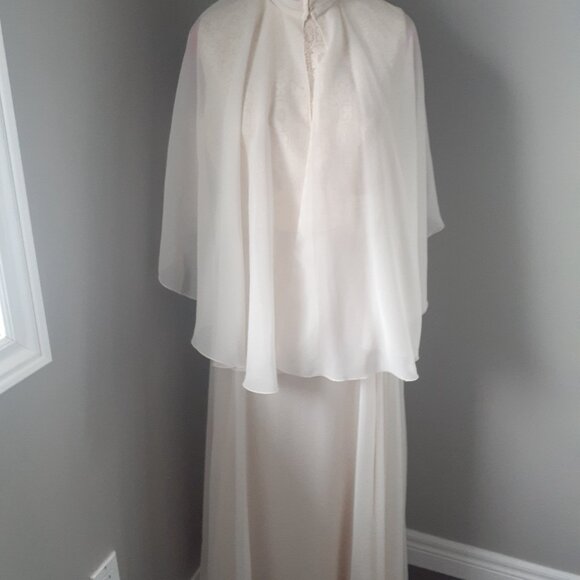 TWO 1970's Jac-An Maxi dresses with detachable capes - Picture 15 of 16